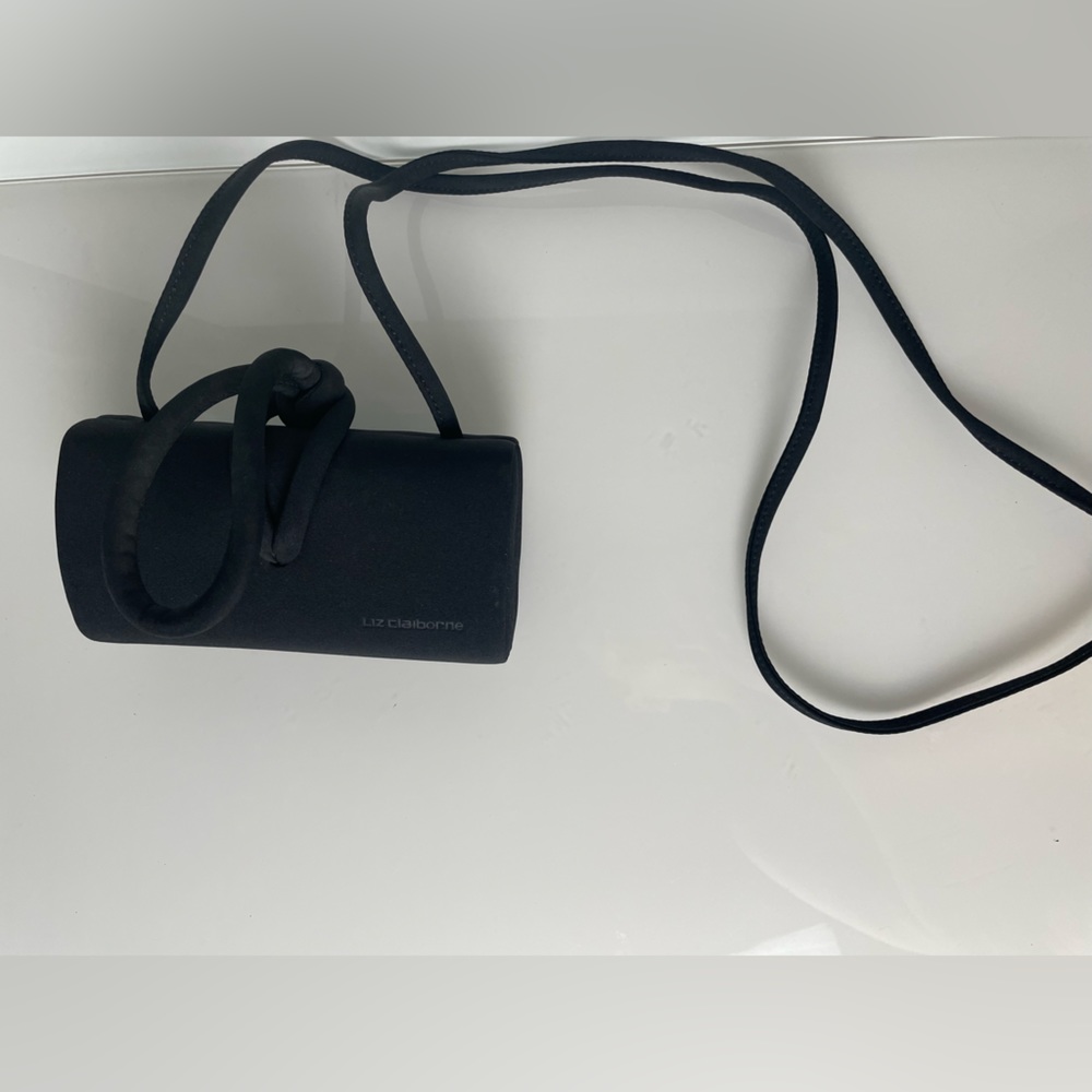 Vintage Liz Claiborne small black clutch - Knot - Picture 5 of 8